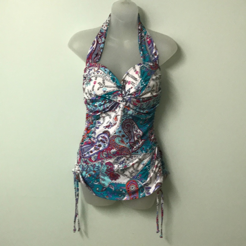 8/$25🌺🌸💐bathing suit top